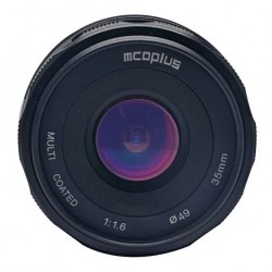 "Mcoplus MCO 35mm f/1.6 MFT Zwart - Beste prijs en snelle levering bij Foto-Groep"