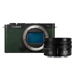 "Panasonic Lumix S9 Dark Olive S 18-40mm f/4.5-6.3 - Foto-Groep"