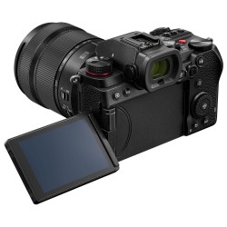 "Panasonic LUMIX S5D S 28-200mm f/4-7.1 | Foto-Groep"