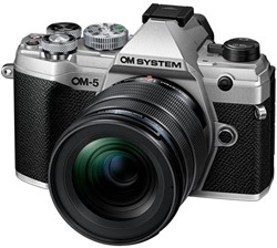 OM SYSTEM OM-5 zilver + M.Zuiko Digital ED 12-40mm F2.8 Pro II